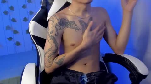 Snapshot of tyler_garcia_ chatting on February 27, 6:18 am Tyler Garcia online show from February 27, 6:18 am