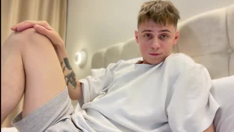 Snapshot of tyler_garrner chatting on September 9, 3:33 pm tyler_garrner online show from September 9, 3:33 pm