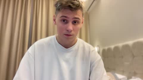 Snapshot of tyler_garrner chatting on September 14, 5:12 pm tyler_garrner online show from September 14, 5:12 pm