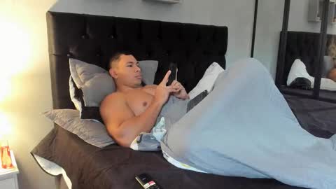 tyler_hank1 online show from January 13, 1:16 pm