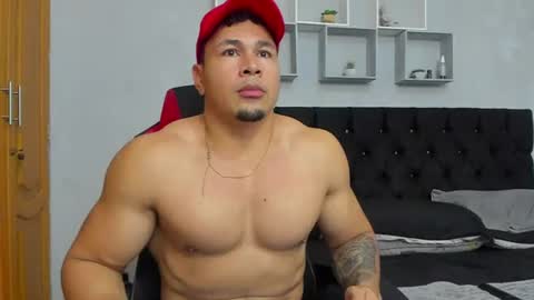 Snapshot of tyler_hank1 chatting on July 5, 11:12 pm tyler_hank1 online show from July 5, 11:12 pm