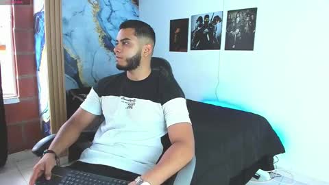 Snapshot of tyler_price01 chatting on September 9, 8:52 pm Tyler online show from September 9, 8:52 pm