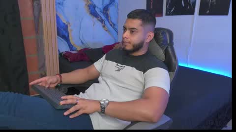 Snapshot of tyler_price01 chatting on September 24, 11:52 pm Tyler online show from September 24, 11:52 pm