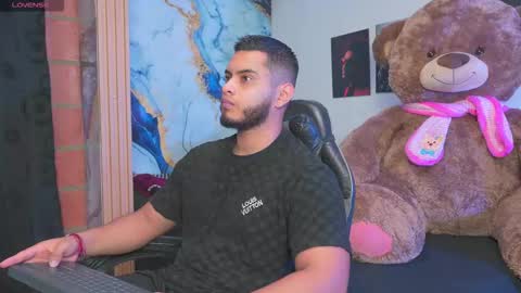 Snapshot of tyler_price01 chatting on September 27, 10:15 pm Tyler online show from September 27, 10:15 pm