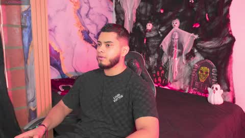 Snapshot of tyler_price01 chatting on October 5, 5:33 pm Tyler online show from October 5, 5:33 pm