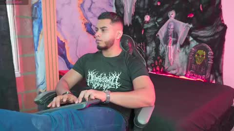 Snapshot of tyler_price01 chatting on October 9, 7:56 pm Tyler online show from October 9, 7:56 pm