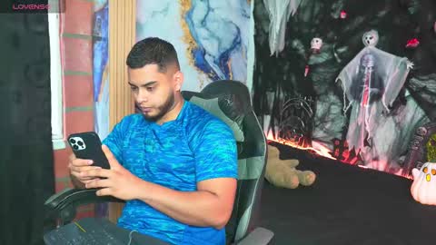 Snapshot of tyler_price01 chatting on October 18, 9:48 pm Tyler online show from October 18, 9:48 pm