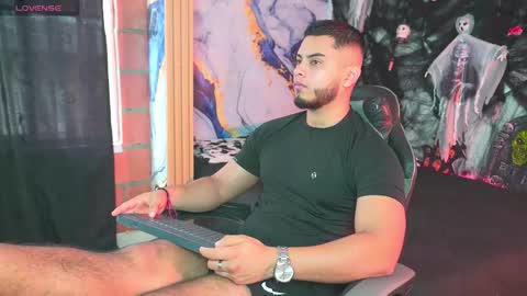 Snapshot of tyler_price01 chatting on October 26, 4:46 pm Tyler online show from October 26, 4:46 pm