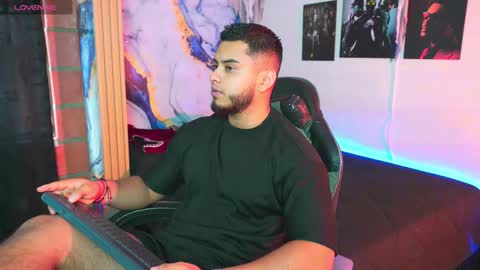 Snapshot of tyler_price01 chatting on November 1, 8:22 pm Tyler online show from November 1, 8:22 pm