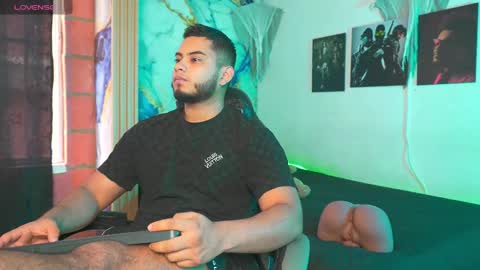 Snapshot of tyler_price01 chatting on November 3, 7:04 pm Tyler online show from November 3, 7:04 pm