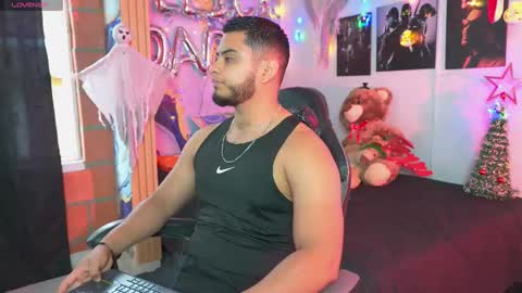 Snapshot of tyler_price01 chatting on December 14, 8:24 pm Tyler online show from December 14, 8:24 pm