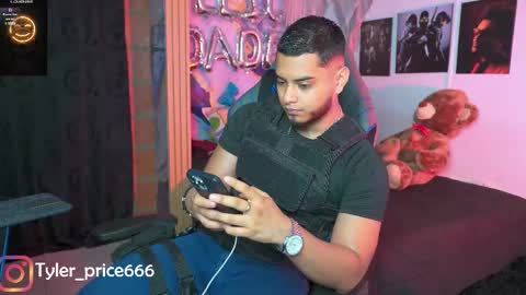 Snapshot of tyler_price01 chatting on January 8, 2:14 am Tyler online show from January 8, 2:14 am