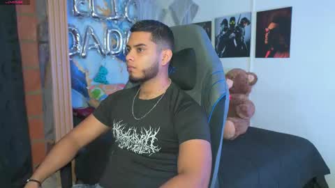 Snapshot of tyler_price01 chatting on January 13, 2:39 am Tyler online show from January 13, 2:39 am