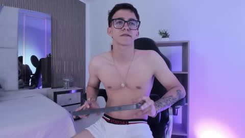 Snapshot of tylercross_ chatting on March 11, 9:54 pm Tyler online show from March 11, 9:54 pm