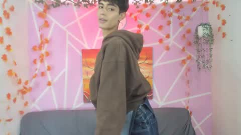 tylerhot2005 online show from November 7, 7:36 pm