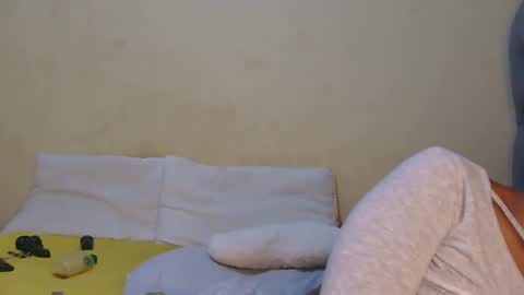 tynniee online show from February 27, 1:22 pm