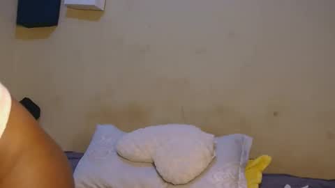 tynniee online show from May 19, 10:27 pm