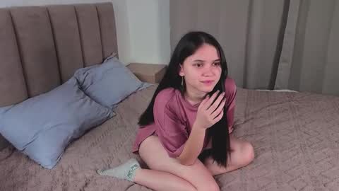 Snapshot of tyrasyversen chatting on October 20, 11:21 am Emily online show from October 20, 11:21 am