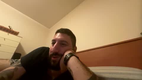 Snapshot of u5747892065 chatting on October 18, 12:57 am Gary online show from October 18, 12:57 am