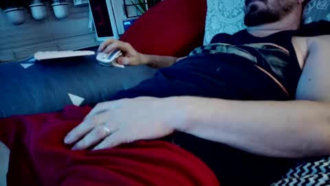 Snapshot of ucez2play chatting on March 8, 9:28 am Daddy online show from March 8, 9:28 am