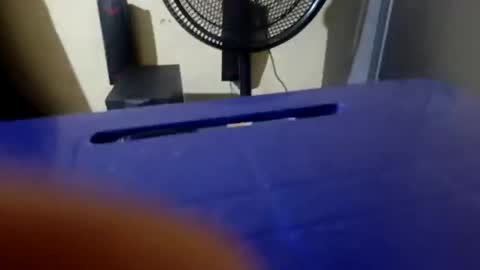 Snapshot of uceze01 chatting on October 19, 8:20 pm uceze01 online show from October 19, 8:20 pm