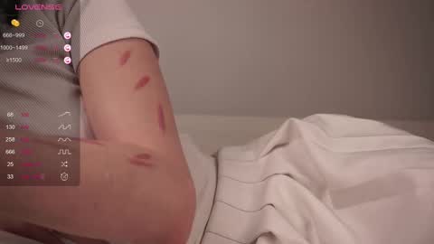 Lili online show from February 19, 1:51 am