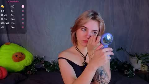 Polly online show from December 14, 3:28 pm