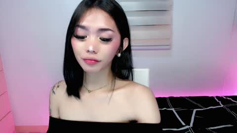 Snapshot of ughliah chatting on April 23, 2:30 pm urbbgirl alliah online show from April 23, 2:30 pm