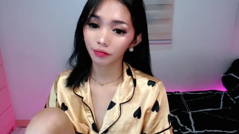 Snapshot of ughliah chatting on May 25, 8:48 pm urbbgirl alliah online show from May 25, 8:48 pm