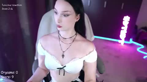 Izzy    online show from July 29, 3:21 pm