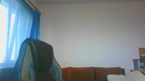 Snapshot of ulmeni4 chatting on November 8, 9:31 am ulmeni4 online show from November 8, 9:31 am