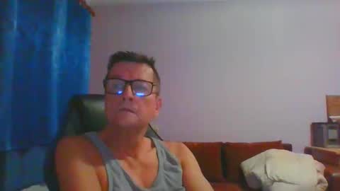 Snapshot of ulmeni4 chatting on November 22, 5:17 am ulmeni4 online show from November 22, 5:17 am