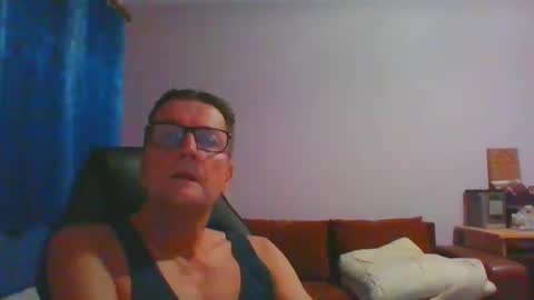 Snapshot of ulmeni4 chatting on November 29, 4:59 am ulmeni4 online show from November 29, 4:59 am