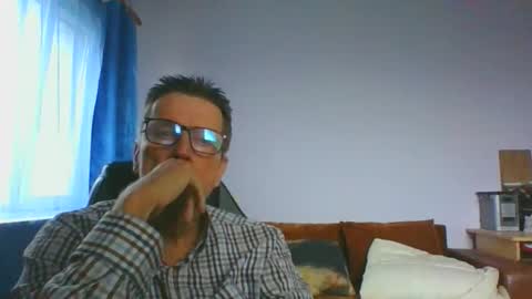 Snapshot of ulmeni4 chatting on November 30, 9:35 am ulmeni4 online show from November 30, 9:35 am