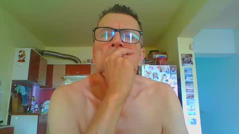 Snapshot of ulmeni7 chatting on June 22, 3:53 pm ulmeni7 online show from June 22, 3:53 pm