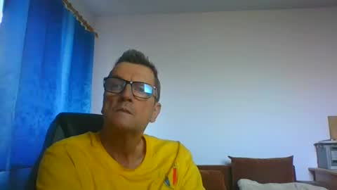 Snapshot of ulmeni7 chatting on July 13, 4:04 am ulmeni7 online show from July 13, 4:04 am
