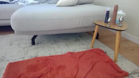 Thib online show from October 16, 3:57 pm