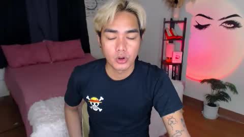 Snapshot of ultimatesexytrans chatting on February 3, 10:25 am Alex online show from February 3, 10:25 am