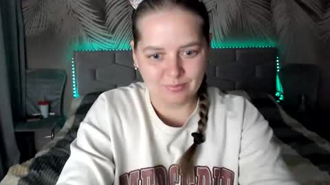 Snapshot of ulystar chatting on September 23, 6:49 am Ulyana online show from September 23, 6:49 am