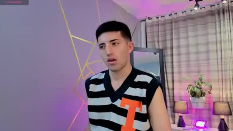 Snapshot of un_sluttyy chatting on November 3, 12:28 pm un_sluttyy online show from November 3, 12:28 pm