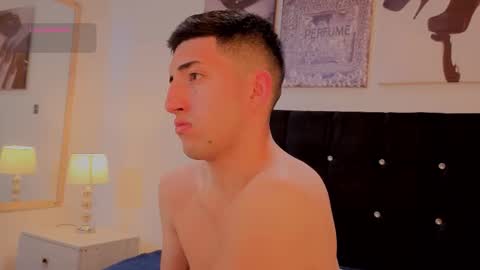 un_sluttyy online show from March 19, 11:14 am