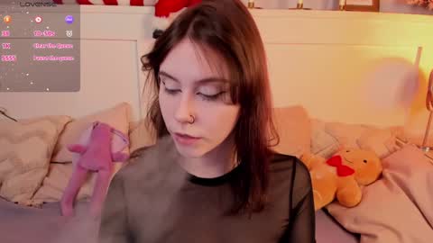 Una  online show from January 4, 10:38 am