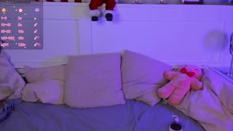 Una  online show from January 4, 4:43 pm