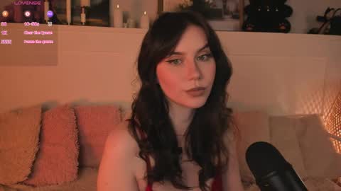 Snapshot of una_medisson chatting on April 17, 10:07 am Una online show from April 17, 10:07 am