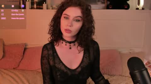 Snapshot of una_medisson chatting on June 8, 12:49 pm Una online show from June 8, 12:49 pm