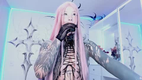 Snapshot of unachimbaherida chatting on December 27, 3:53 am Elle Danielle online show from December 27, 3:53 am