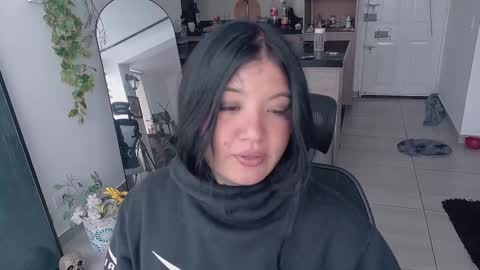 Franchesca  online show from November 5, 7:25 pm