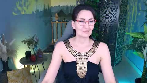 UnaTera online show from November 10, 9:19 am