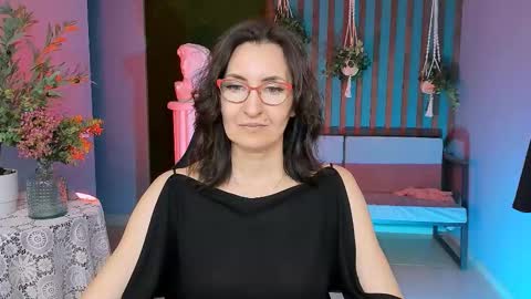 UnaTera online show from November 17, 2:45 pm