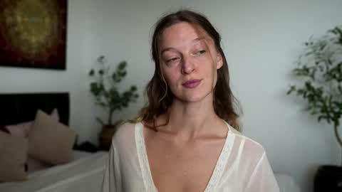 Snapshot of unbelievable__ chatting on February 6, 2:05 am Sasha online show from February 6, 2:05 am